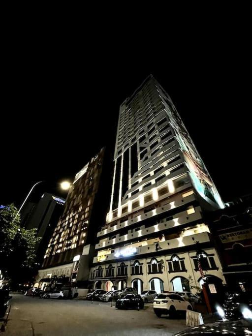 #221 M101 Dang Wangi Klcc View Pool By Livin Hotel Kuala Lumpur Exterior photo